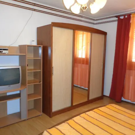 Apartment Ivica - Quiet Street Pula